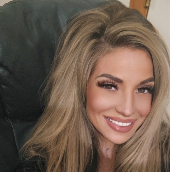 Meet your Posher, Lynsey - Picture 4 of 4